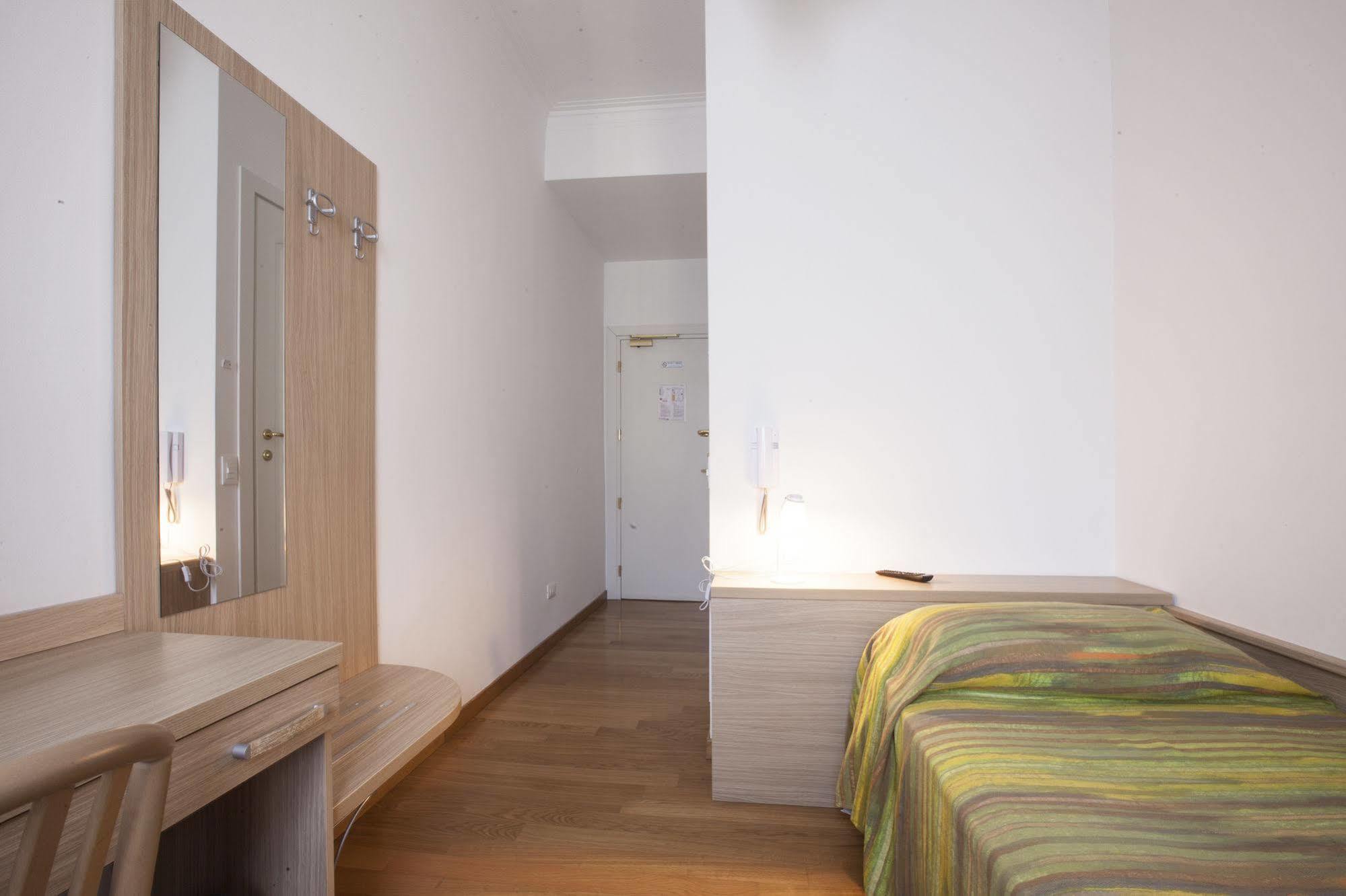 Hotel Amalfi Μιλάνο Εξωτερικό φωτογραφία